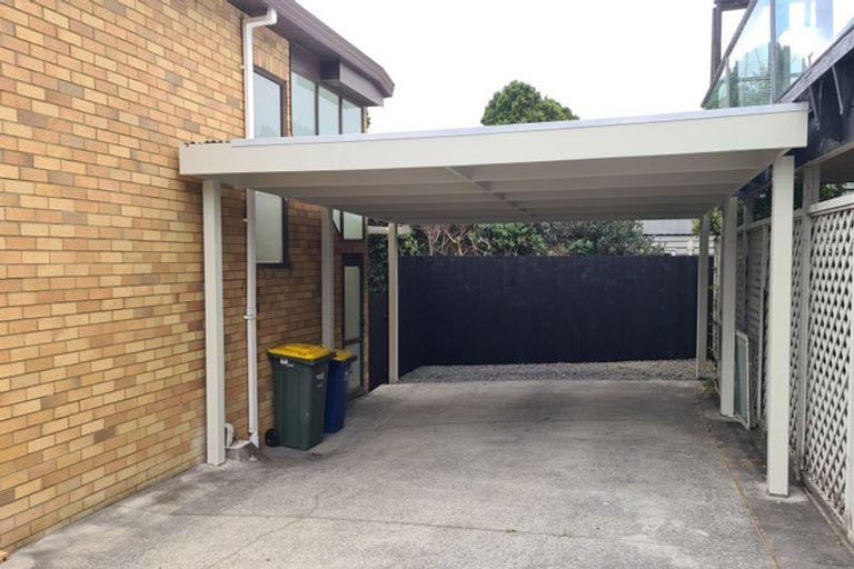 Photo of property in 10c Matipo Road, Mairangi Bay, Auckland, 0630