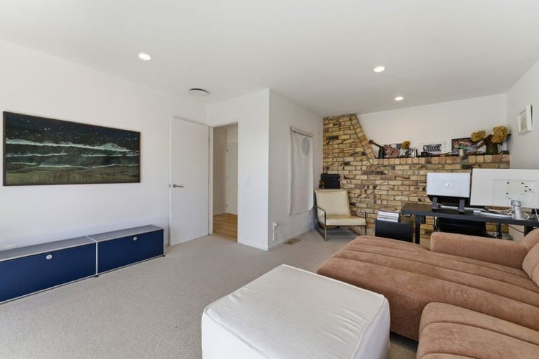 Photo of property in 2/11 Seaview Road, Castor Bay, Auckland, 0620