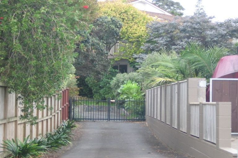 Photo of property in 13 Treeway, Sunnyhills, Auckland, 2010
