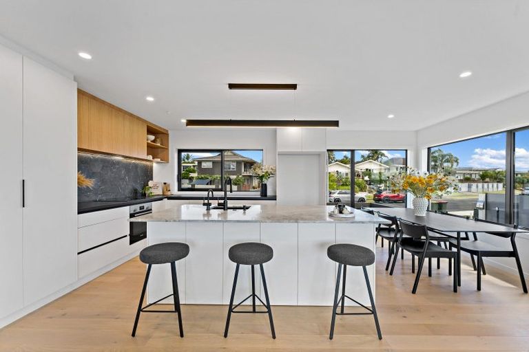 Photo of property in 114 Bramley Drive, Farm Cove, Auckland, 2012