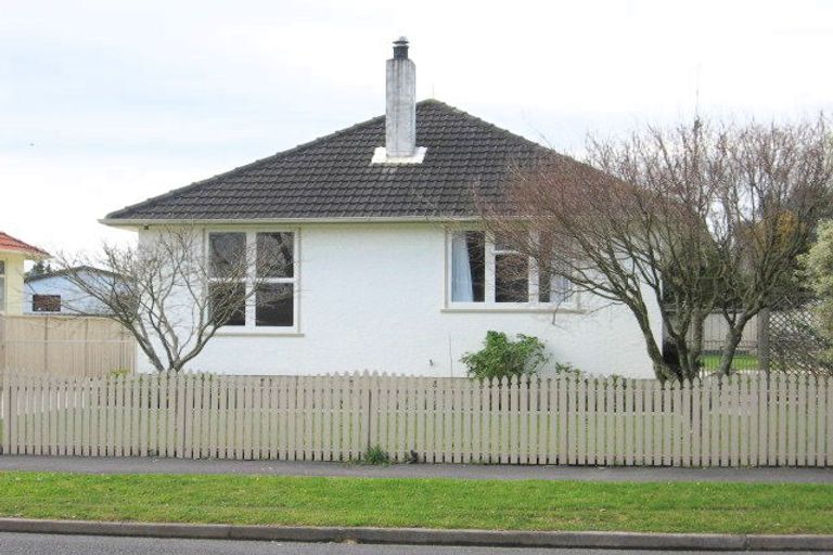 Photo of property in 38 Douglas Crescent, Fairfield, Hamilton, 3214