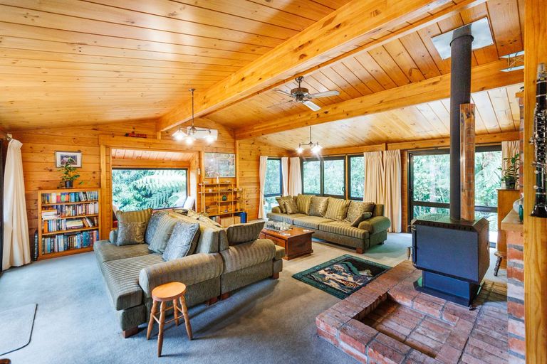 Photo of property in 11 The Bush Track, Aokautere, 4471