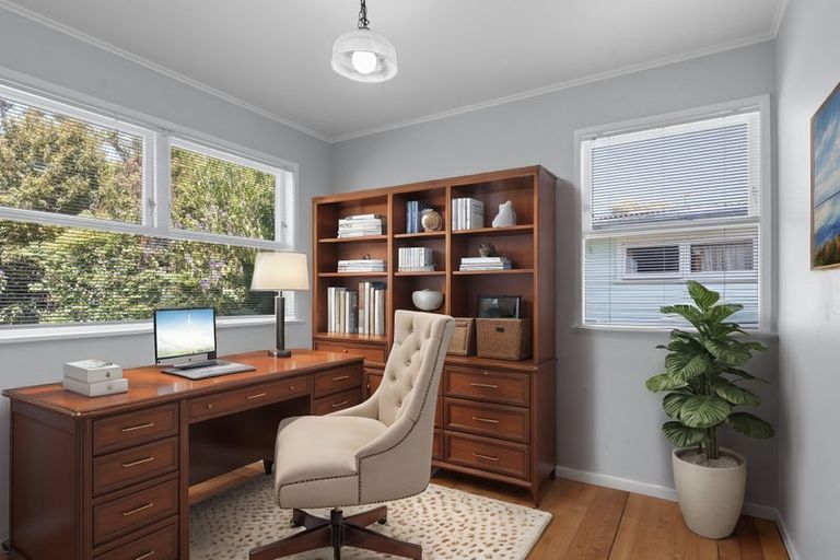 Photo of property in 77 Avonleigh Road, Green Bay, Auckland, 0604