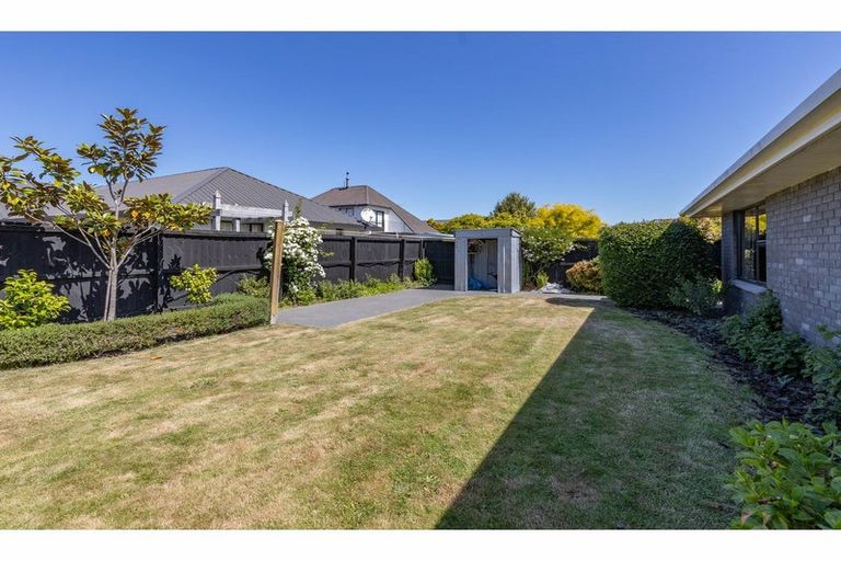 Photo of property in 16 Vanderbilt Place, Halswell, Christchurch, 8025