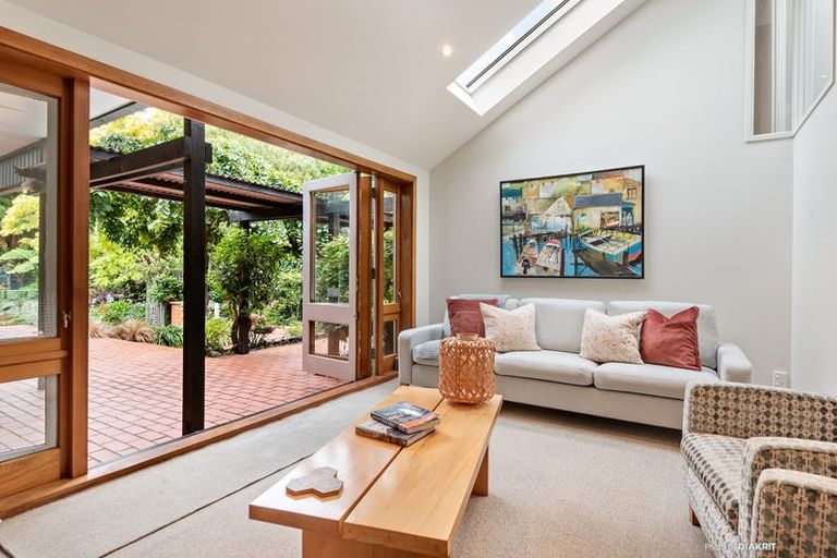 Photo of property in 3 Amapur Drive, Khandallah, Wellington, 6035