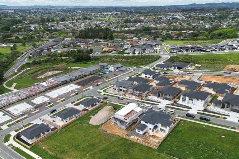 Photo of property in 16 Lumber Rise, Swanson, Auckland, 0614