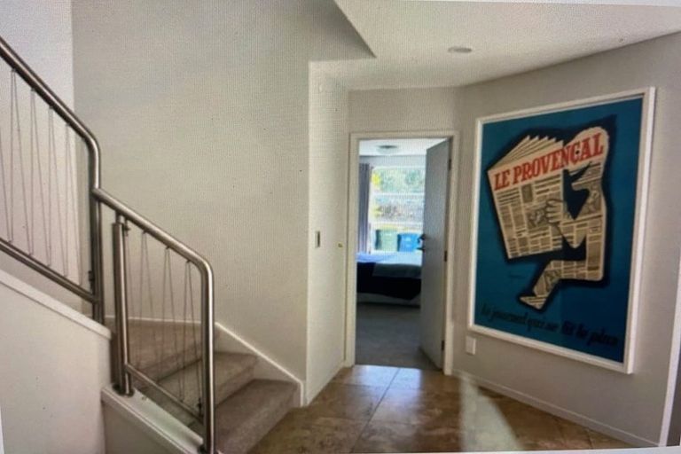 Photo of property in 17a The Strand, Takapuna, Auckland, 0622