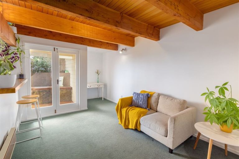 Photo of property in 2 Hobday Lane, Mount Pleasant, Christchurch, 8081