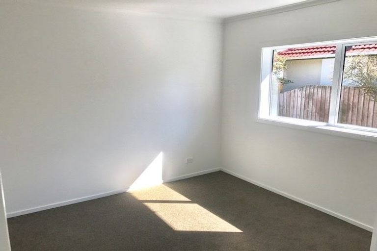 Photo of property in 2/203 Estuary Road, South New Brighton, Christchurch, 8062
