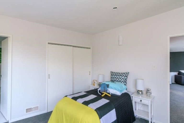 Photo of property in 18 London Road, Korokoro, Lower Hutt, 5012