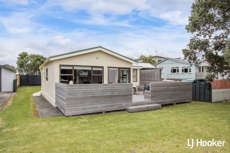 Photo of property in 13 Hinemoa Road, Waihi Beach, 3611