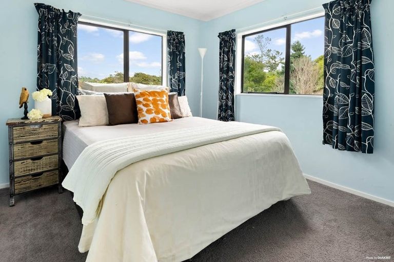 Photo of property in 30 Springtime Crescent, Stanmore Bay, Whangaparaoa, 0932