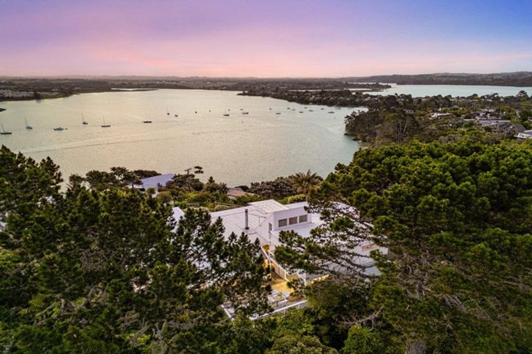 Photo of property in 24 Austin Road, Greenhithe, Auckland, 0632