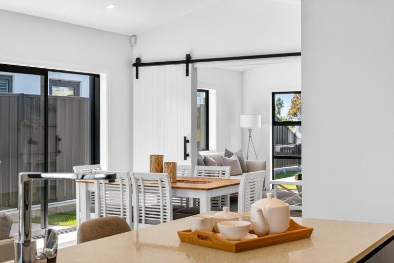 Photo of property in 14 Annie Aranui Drive, Poraiti, 4182