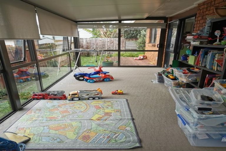 Photo of property in 13a Majesty Place, Half Moon Bay, Auckland, 2012