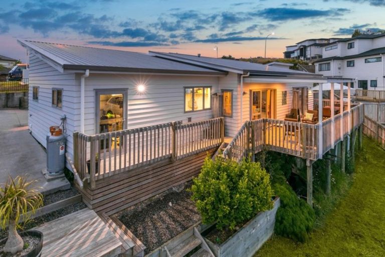 Photo of property in 78 Fairview Avenue, Fairview Heights, Auckland, 0632