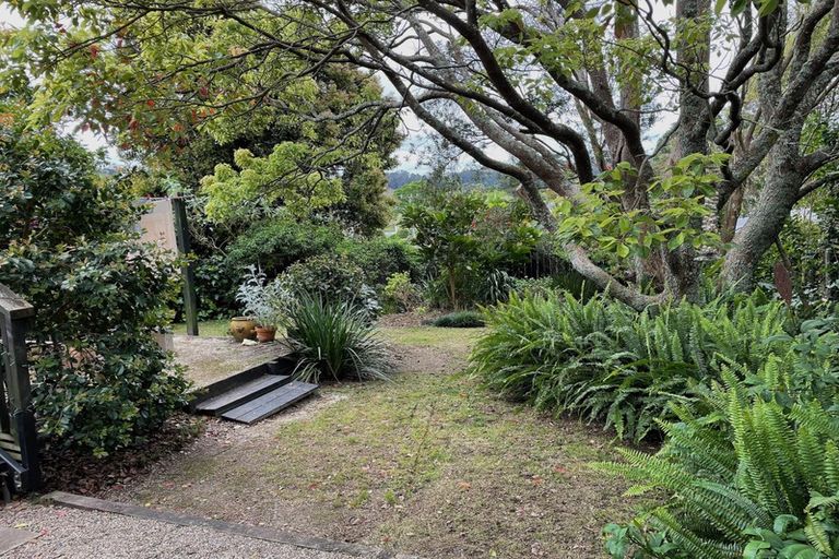 Photo of property in 46 Beach Haven Road, Beach Haven, Auckland, 0626