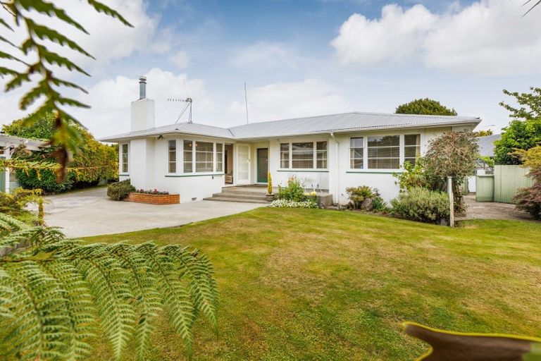 Photo of property in 4 Duna Place, Takaro, Palmerston North, 4412