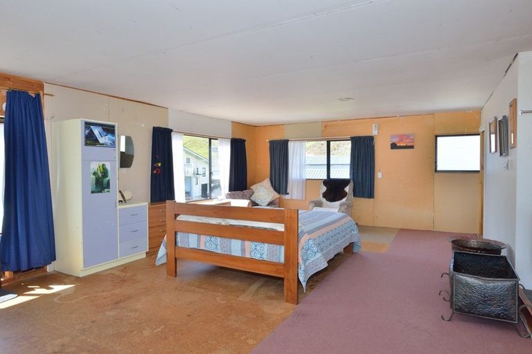 Photo of property in 9 Bill Nolan Place, Mahia, 4198
