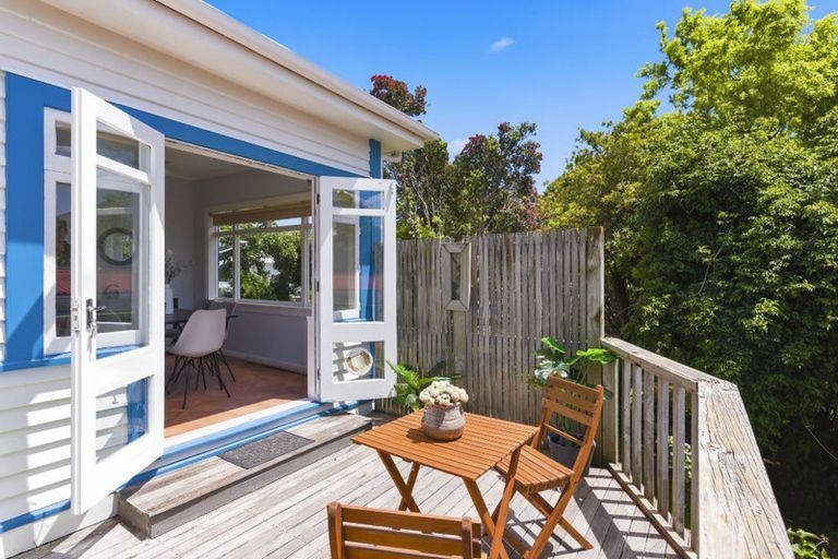 Photo of property in 15 Golf Road, Paraparaumu Beach, Paraparaumu, 5032