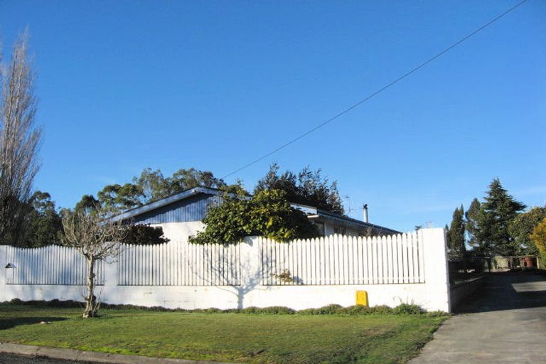 Photo of property in 3 Church Street, Winton, 9720