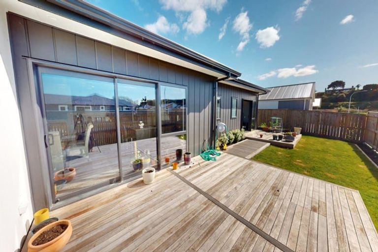 Photo of property in 77 Freedom Drive, Kelvin Grove, Palmerston North, 4414