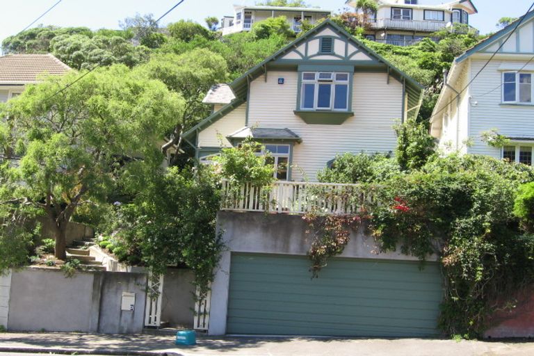 Photo of property in 9 Glen Road, Kelburn, Wellington, 6012