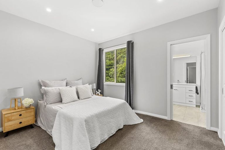 Photo of property in 11 Wilmshurst Place, Tawa, Wellington, 5028