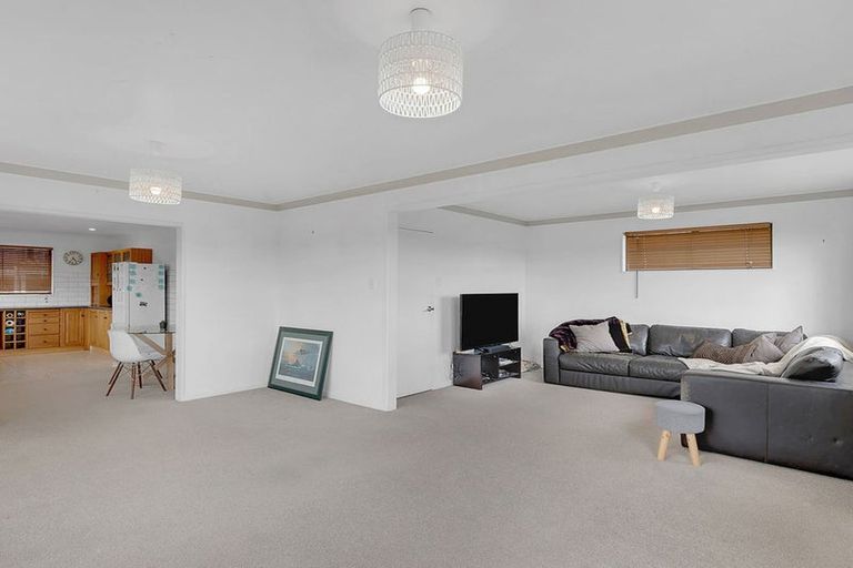Photo of property in 10 The Mainsail, Whitby, Porirua, 5024