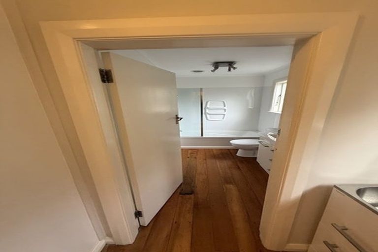 Photo of property in 28 Bay Street, Petone, Lower Hutt, 5012