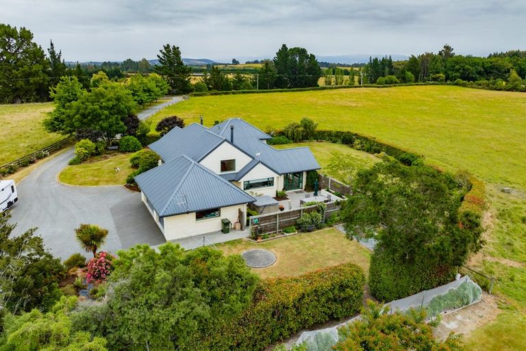 Photo of property in 132 Round Hill Road, Loburn, 7472