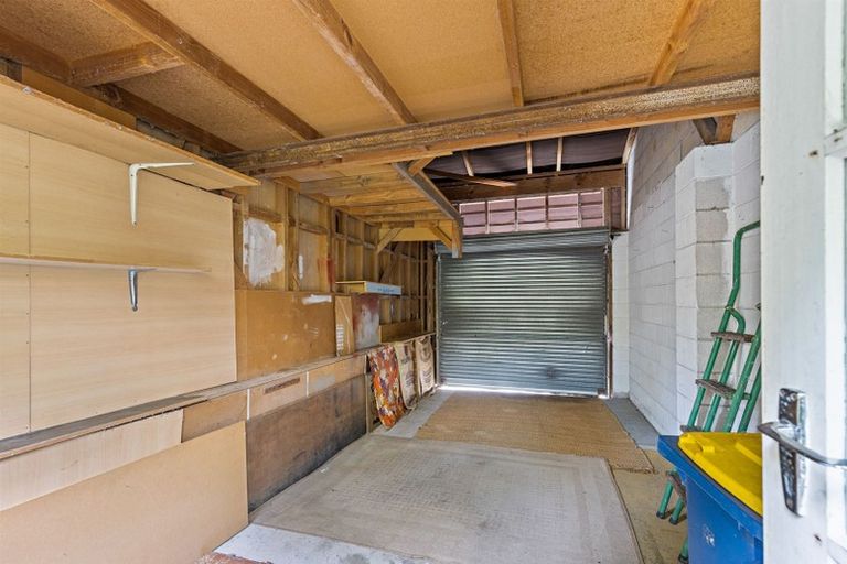 Photo of property in 1/92 Saddleback Rise, Murrays Bay, Auckland, 0630