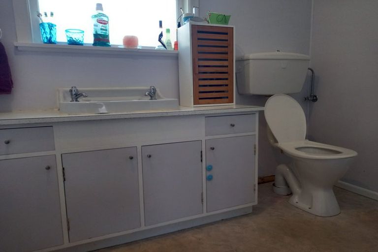 Photo of property in 3 Merritt Way, Newlands, Wellington, 6037