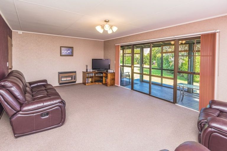 Photo of property in 16 Akepiro Place, Tawhero, Whanganui, 4501