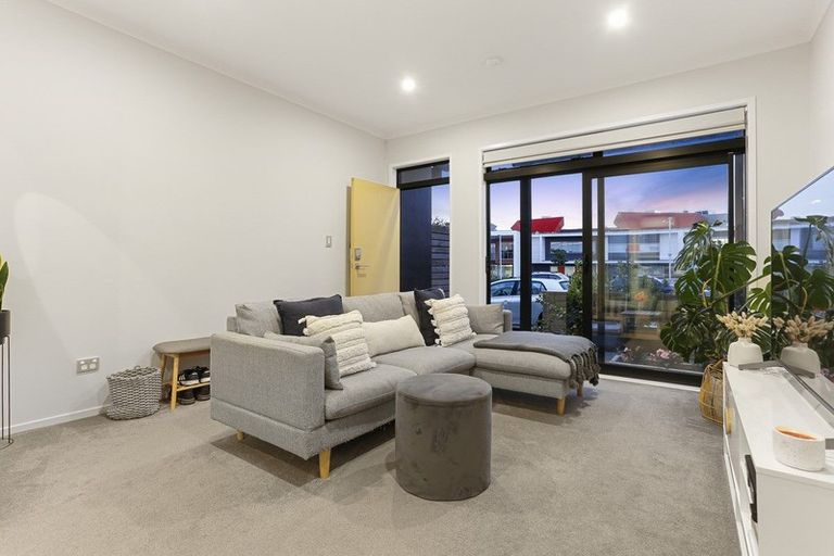 Photo of property in 81e Hobsonville Point Road, Hobsonville, Auckland, 0616