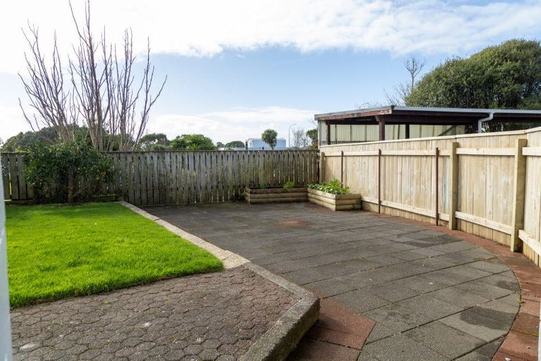 Photo of property in 16 Mayne Street, Waitara, 4320