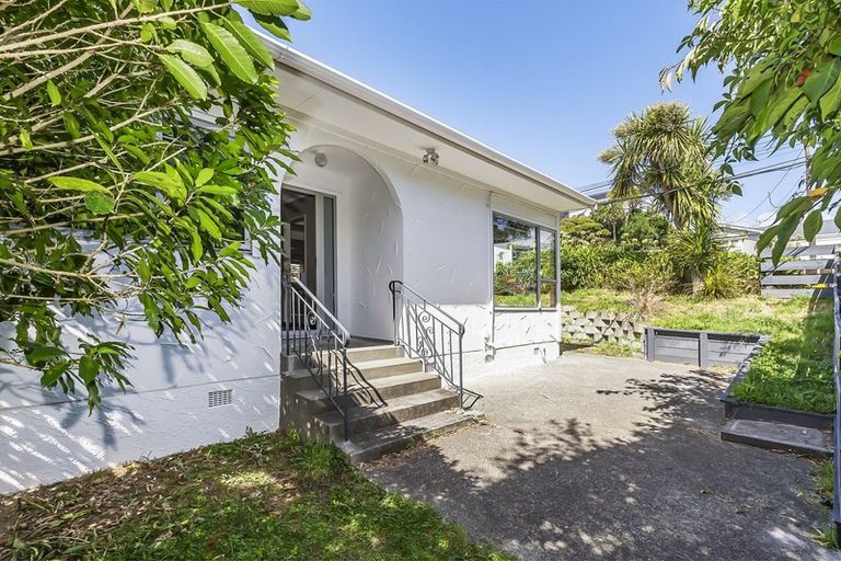 Photo of property in 27 Izard Road, Khandallah, Wellington, 6035