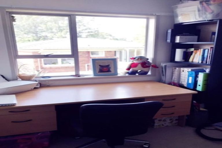 Photo of property in 1/17 Ayton Drive, Totara Vale, Auckland, 0629