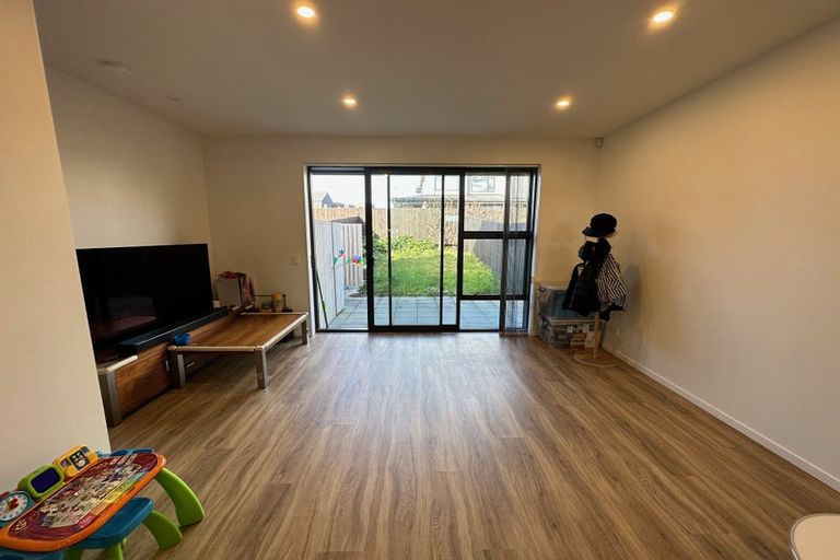 Photo of property in 49 Peihana Road, Hobsonville, Auckland, 0616