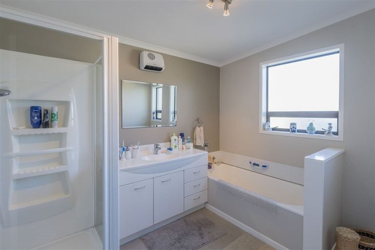 Photo of property in 12a Stuart Street, Levin, 5510