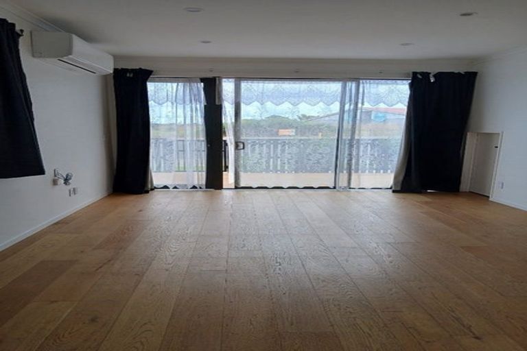 Photo of property in 89 Waipuhinui Way, Wiri, Auckland, 2104