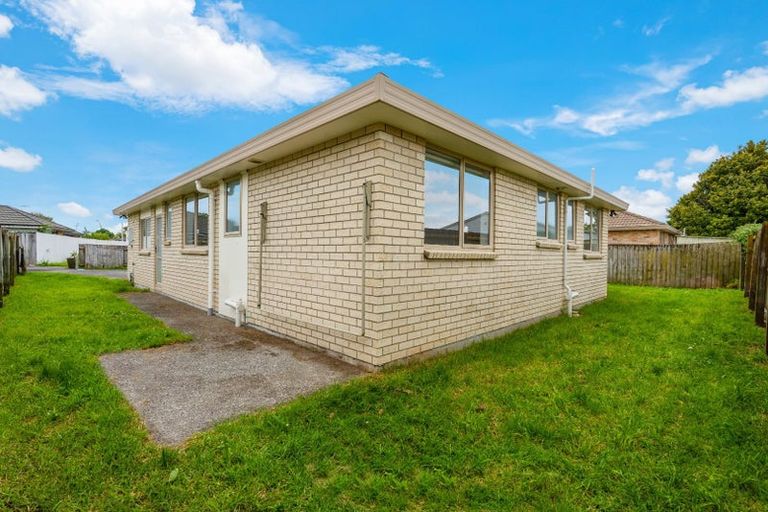 Photo of property in 10 Anton Place, Takanini, 2112