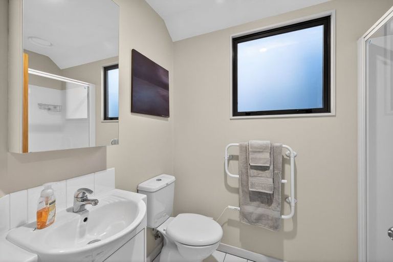 Photo of property in 79 Holly Road, St Albans, Christchurch, 8014