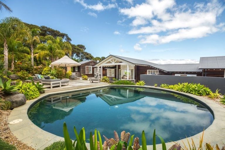 Photo of property in 118 Cowes Bay Road, Waiheke Island, 1971