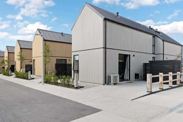 Photo of property in 13 Boulder Lane, Jacks Point, 9371