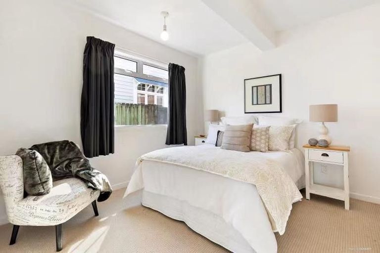 Photo of property in 12 Bayview Road, Hauraki, Auckland, 0622