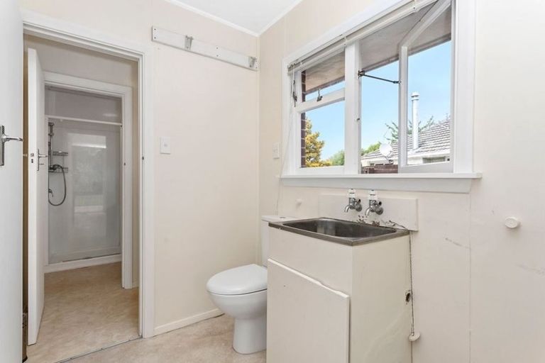 Photo of property in 110 Kendal Avenue, Burnside, Christchurch, 8053