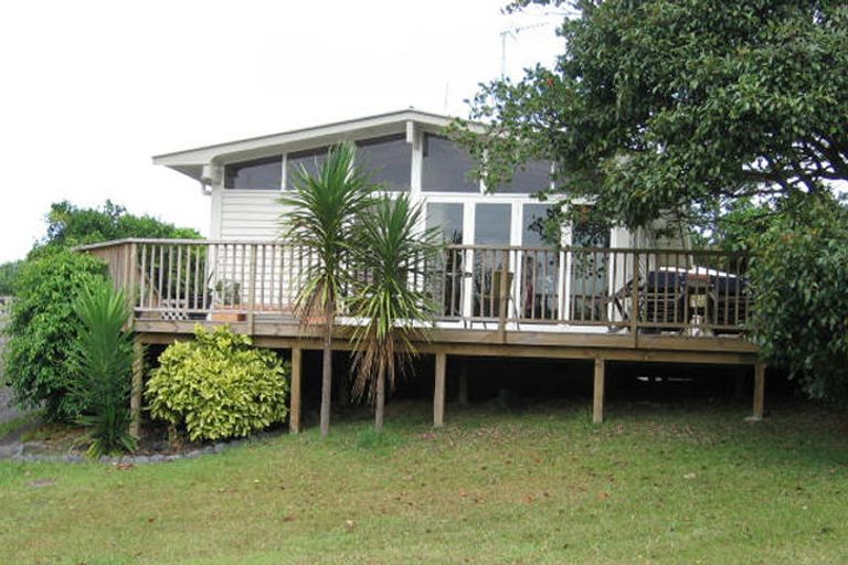 Photo of property in 7 Kirby Street, Glendene, Auckland, 0602