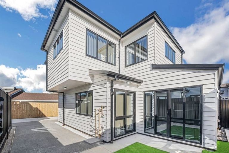 Photo of property in 25c Leaver Place, Weymouth, Auckland, 2103