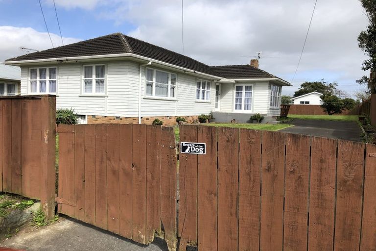 Photo of property in 1 Surrey Street, Manurewa, Auckland, 2102